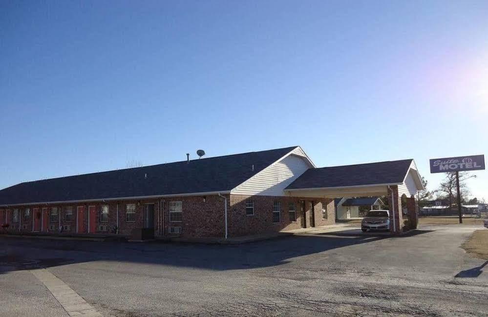 Suite 16 Motel Gore Экстерьер фото